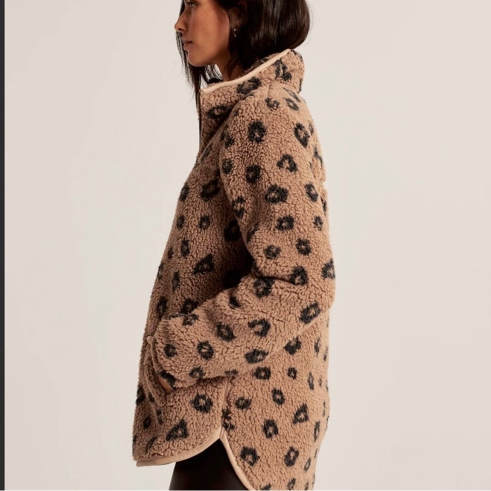 Abercrombie & Fitch Sherpa Pullover Womens